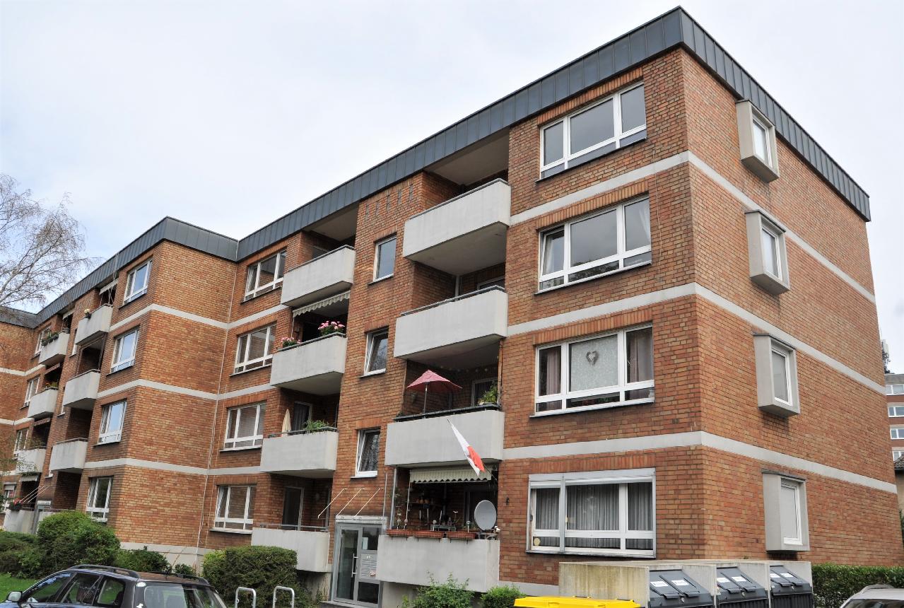 Frontansicht Haus nach links