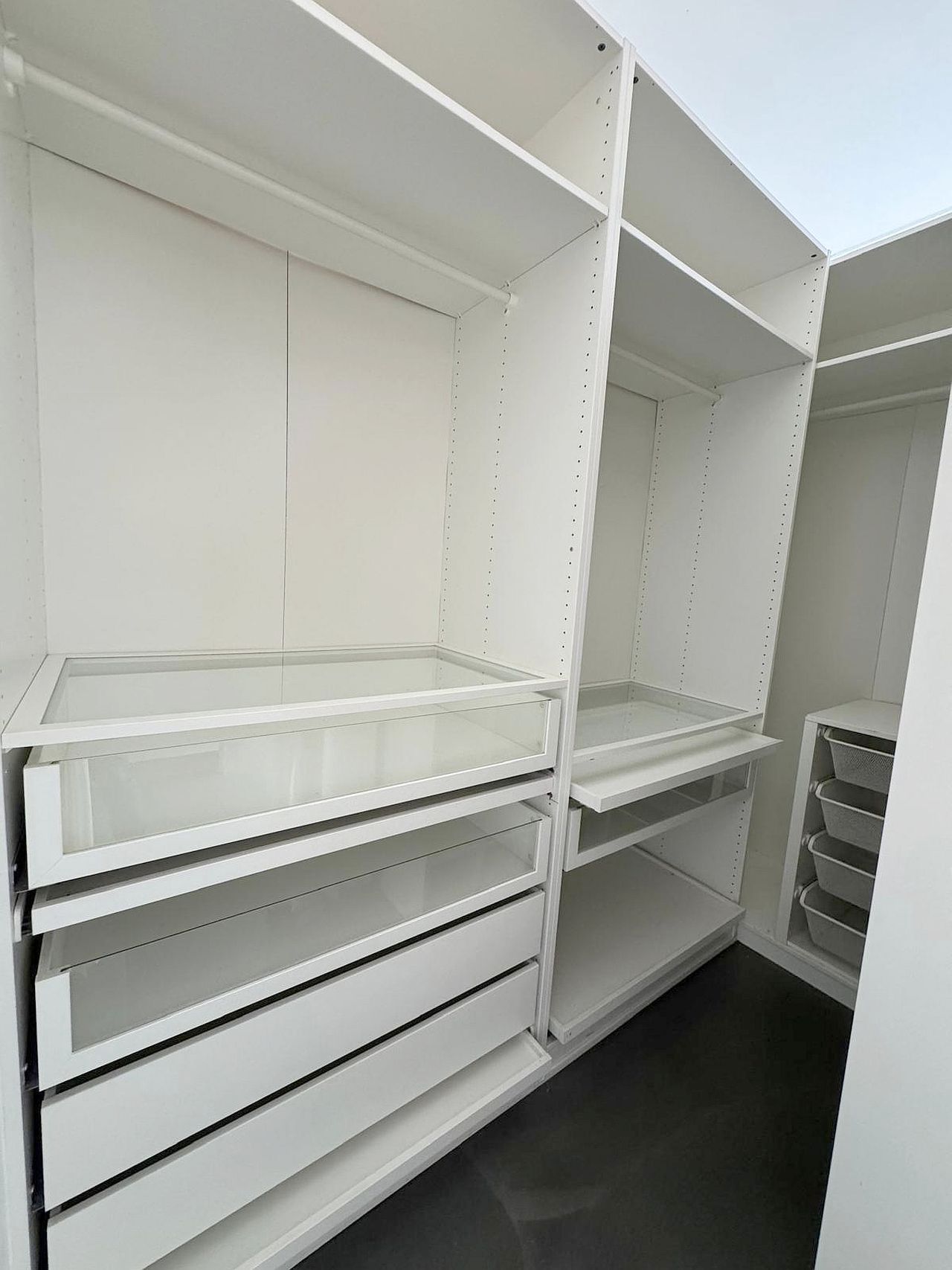 Begehbarer Kleiderschrank