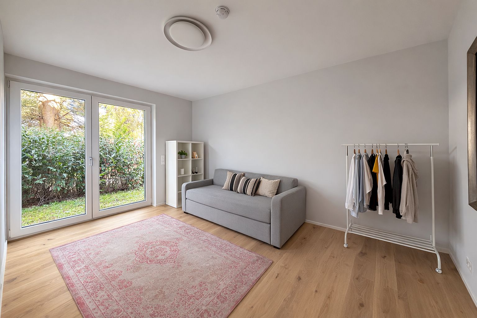 Schlafzimmer 2 mit West-Terrasse