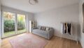 Schlafzimmer 2 mit West-Terrasse