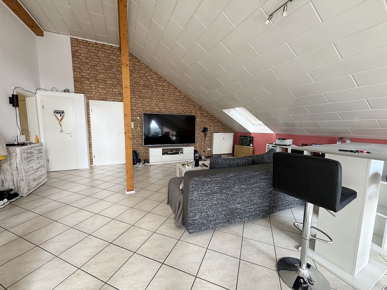 Wohnzimmer (Ansicht 1)