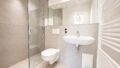 Modernes Duschbad