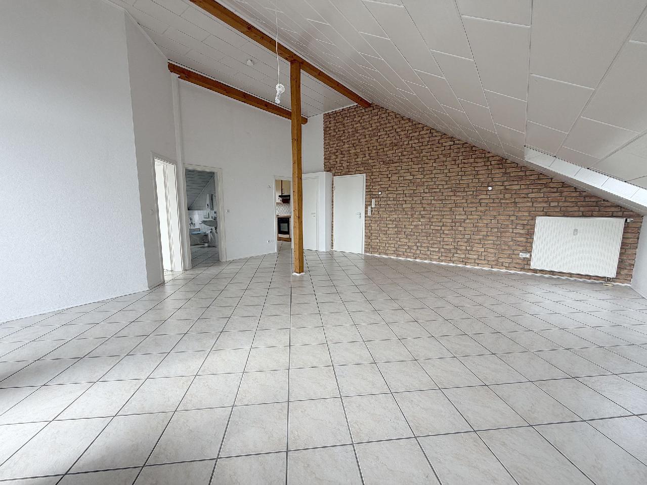 Wohnzimmer (Ansicht 1)
