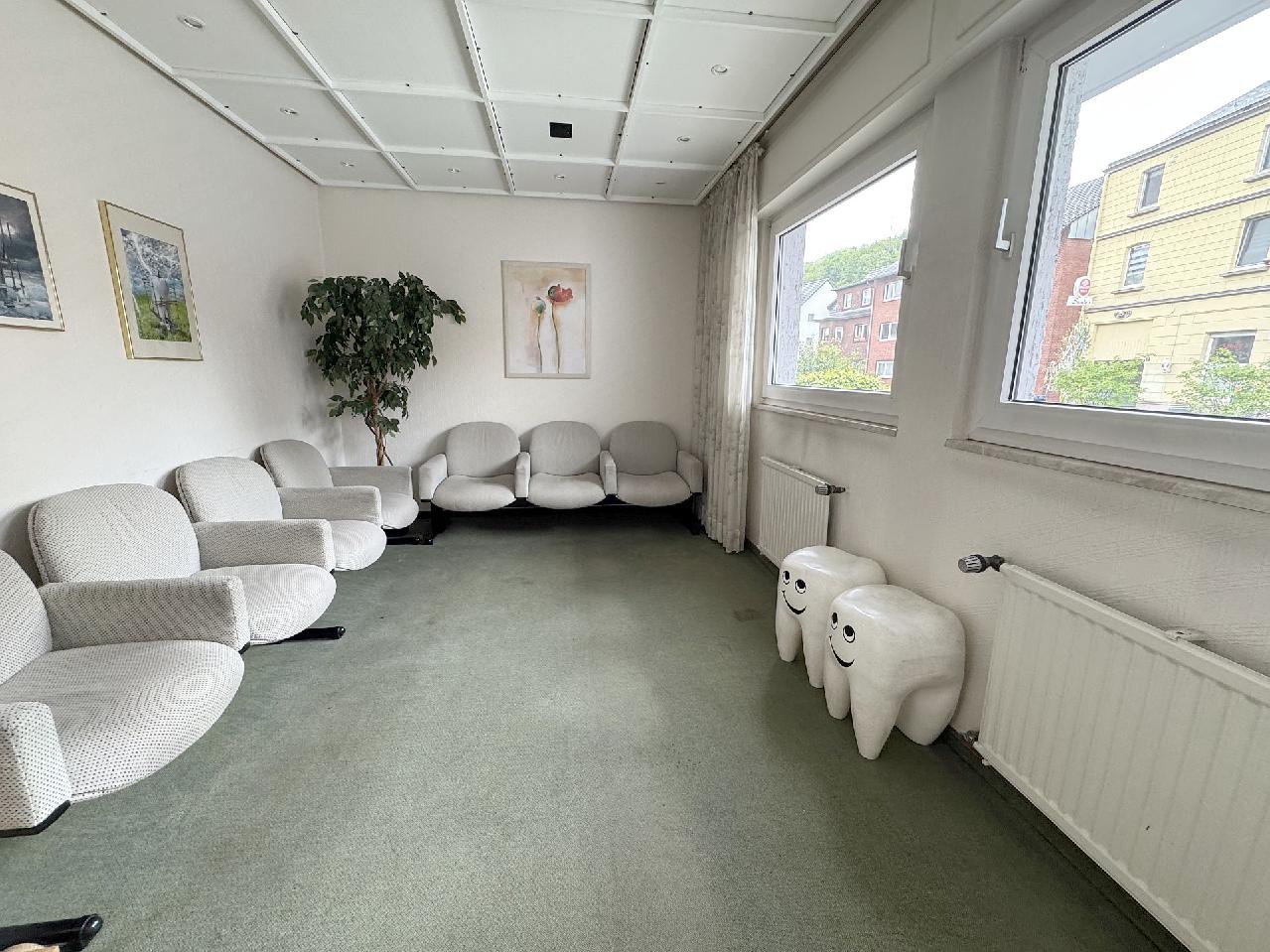 Wartezimmer - Praxis EG